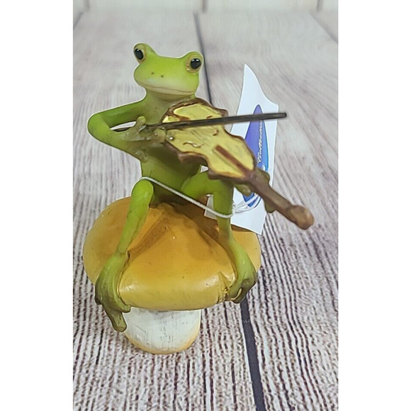 Top Collection #4010 Frog Playing Fiddle On Mushroom Figurine Top Land Trading - Picture 1 of 9